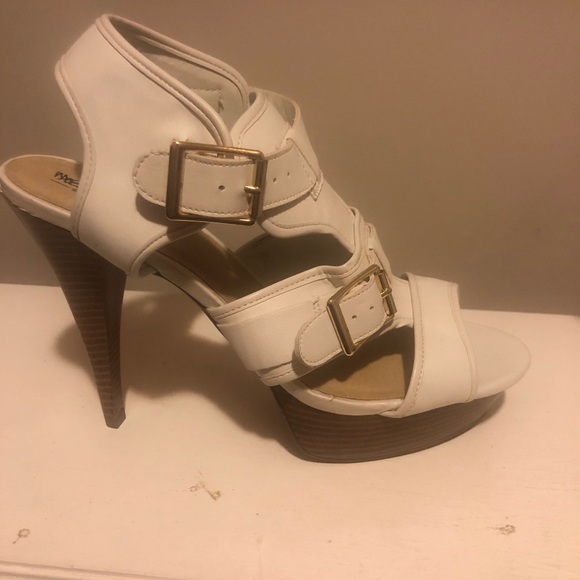 White wedge sandals - Picture 2 of 4